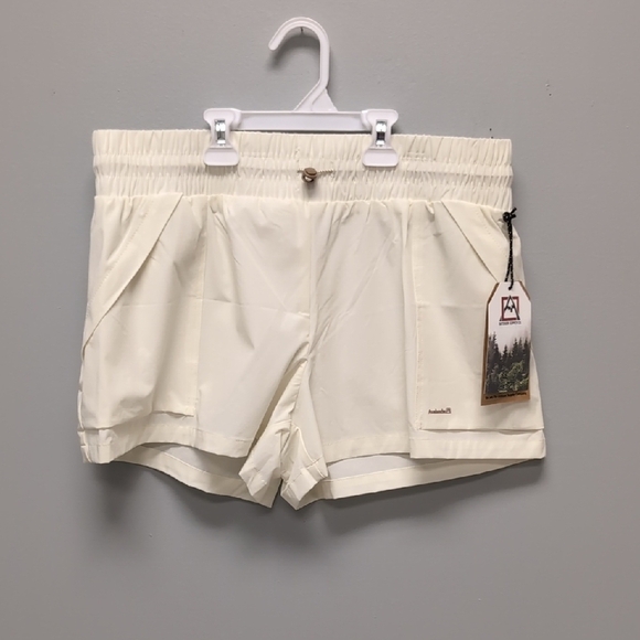 NWT Outdoor Supply Co. Avalanche Women's  Nylon Shorts w/ Pockets Size L. Ivory - Picture 1 of 7